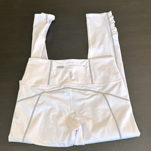 Free people movement leggings white with grey accents EUC size medium - Picture 6 of 14